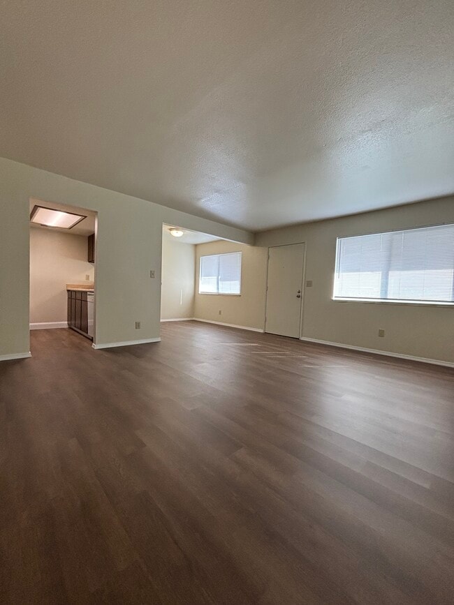 Unit 15 - Manzanita Manor Apartments