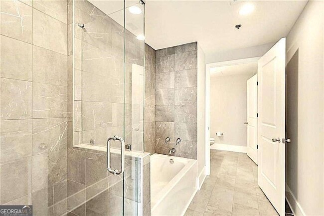 Photo - 3338 Peachtree Rd NE