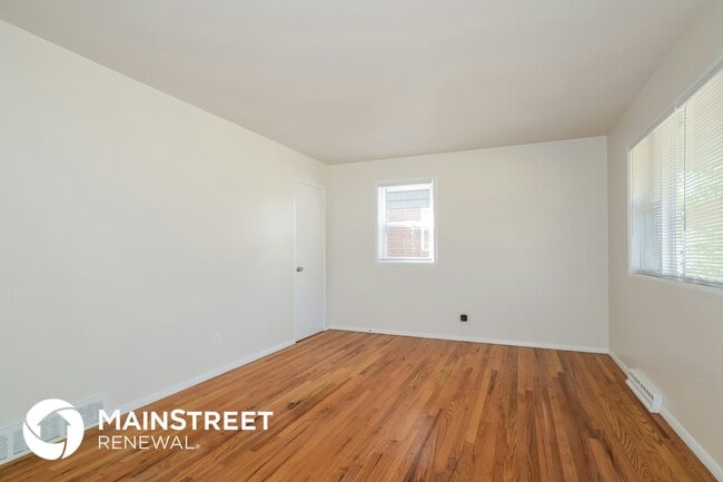 Photo - 1376 Cove Ln