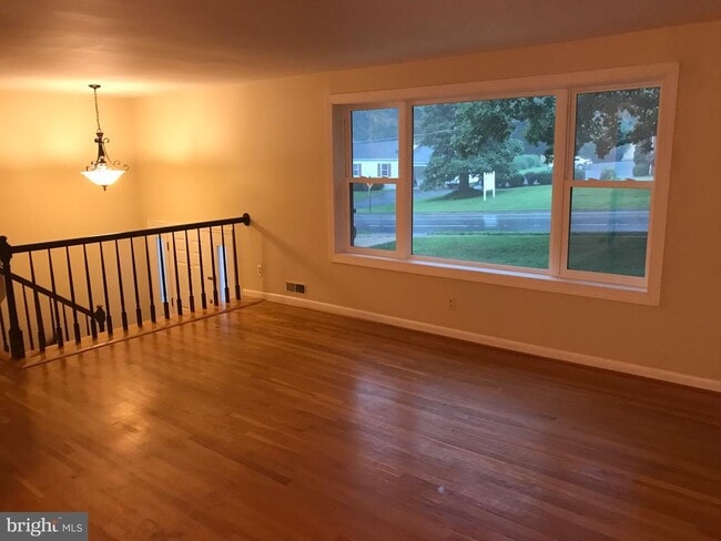 Photo - 113 Kingsley Rd SW