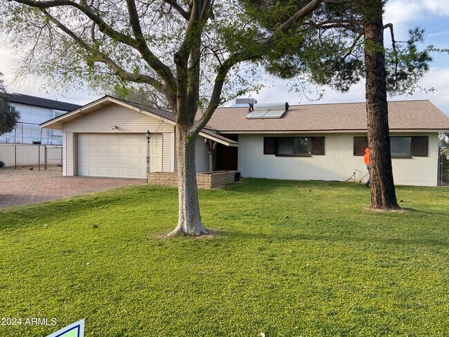 Photo - 5246 E Cactus Rd House