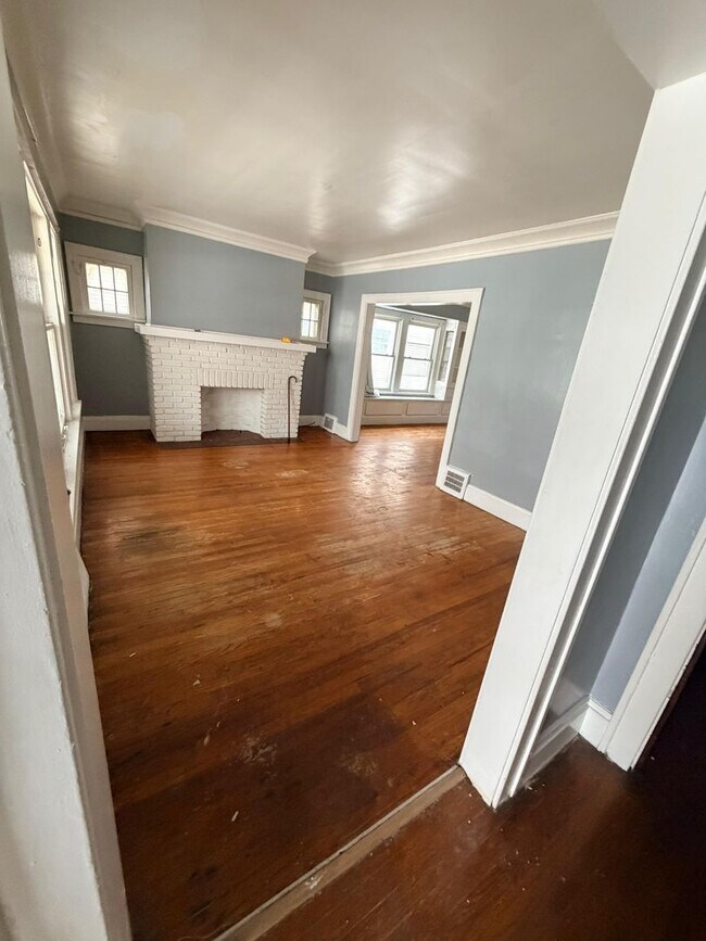 Photo - 9426 Dickens Ave Unit 1