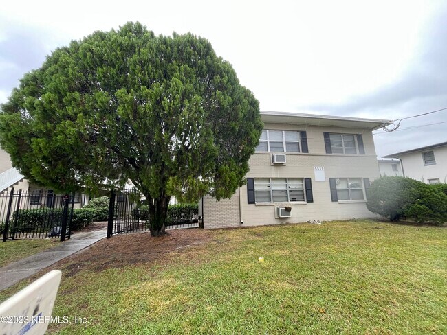 Photo - 5511 Los Santos Way Unit 6