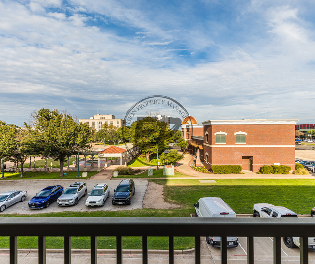 Photo - 330 Austin Ave Townhome