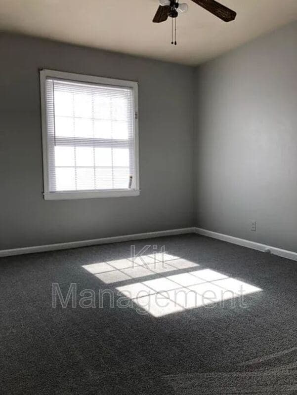 Photo - 2114 Berdan Ave