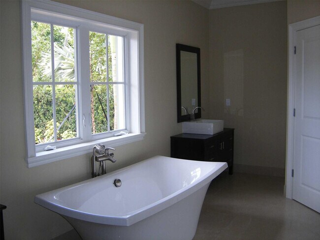 Photo - 1616 NE 17th Ave