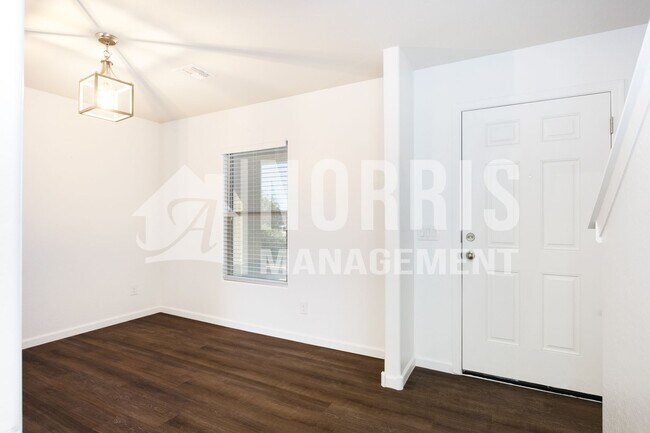 Photo - Beautiful Large Home Very Close to Freeway