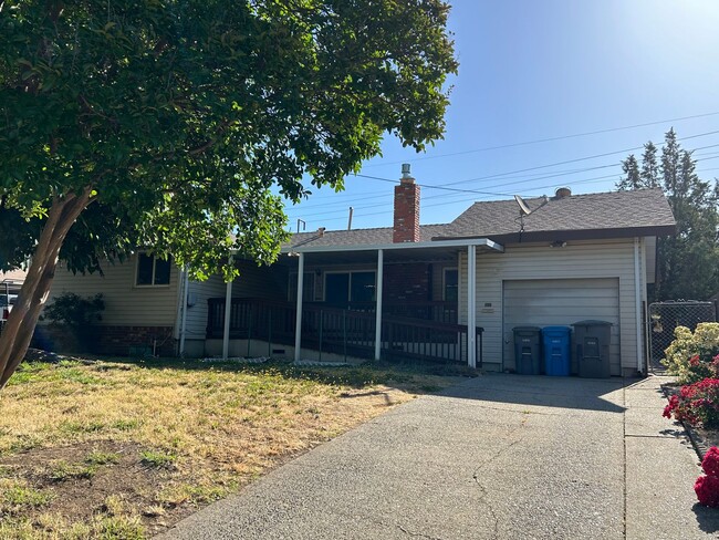 Photo - 1559 Boynton Ave