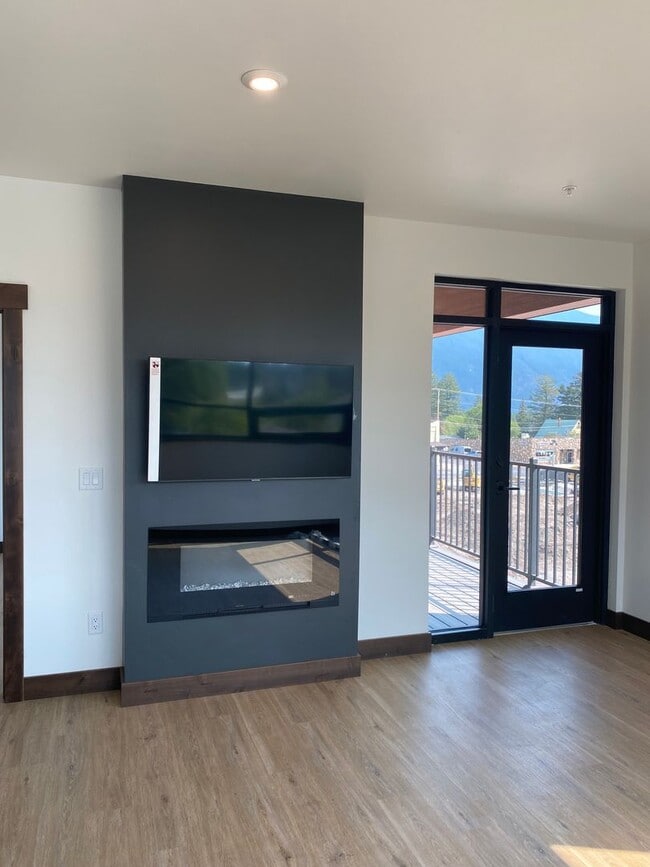 Photo - 510 Nucleus Ave Condo
