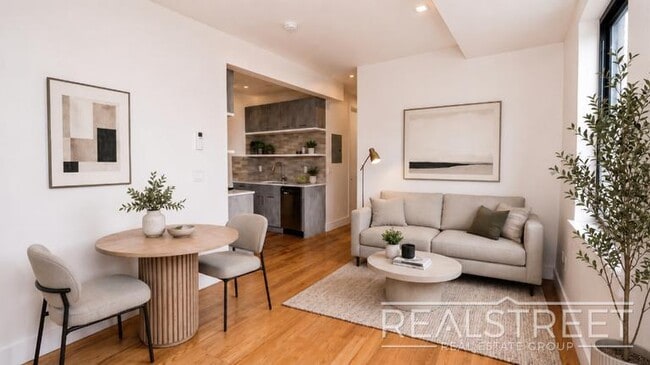 Building Photo - MODERN 1 BED IN CROWN HEIGHTS!
