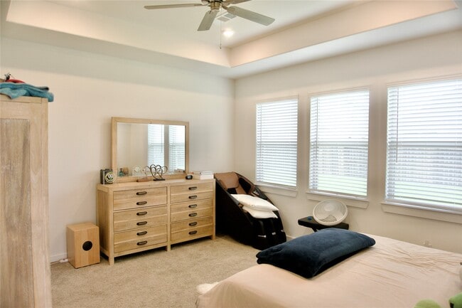 Building Photo - 31106 Aumbrey Ivy Ct