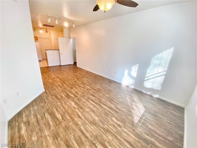 Building Photo - 10550 W Alexander Rd Unit 1131