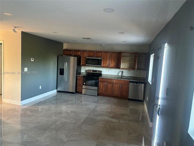 Photo - 587 NW 100th St Unidad C