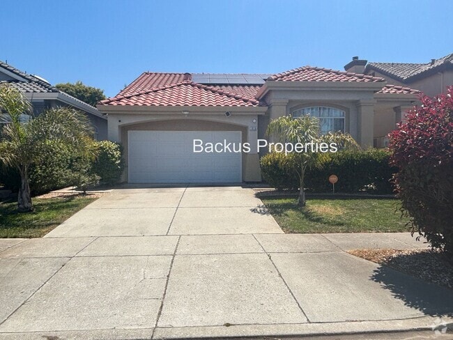 Building Photo - Great home in North Salinas with office/bo...
