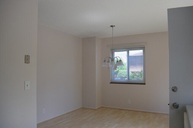 Photo - 296 Surrey Hill Way Unit 296 Surrey Hill Way