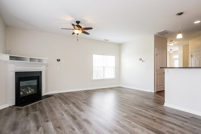 Photo - 645 Smith Ridge Way