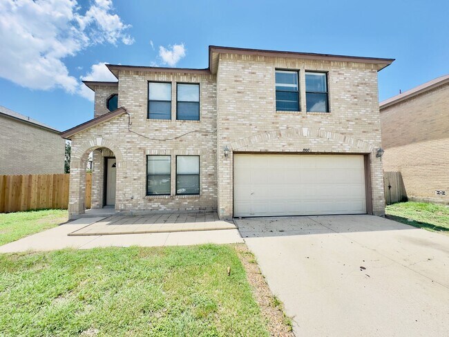 Building Photo - Spacious 4-Bedroom Home in Westwood – Lean...