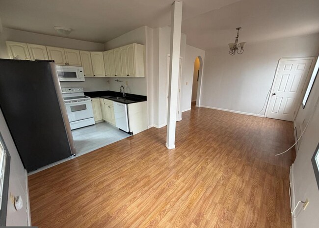 Photo - 600 Keefer Pl NW Unit 3