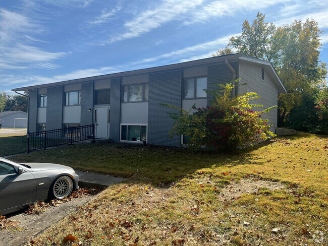 Building Photo - SKJJT LLC-4743 Unit 4743-1 Rental