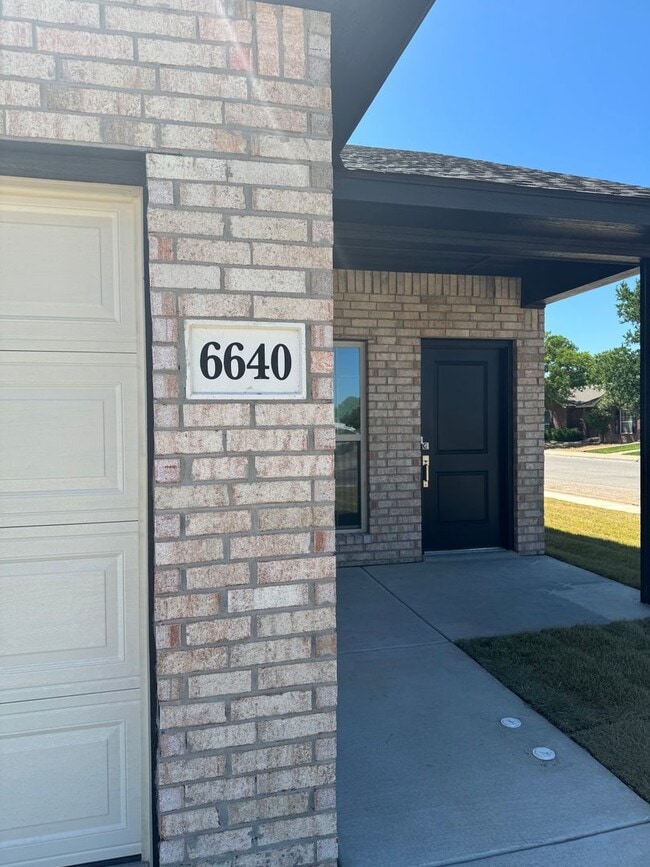 Photo - CORNER LOT!!!Glendale area CISD 3/2/2 !!! Be the 1st to live here!!!