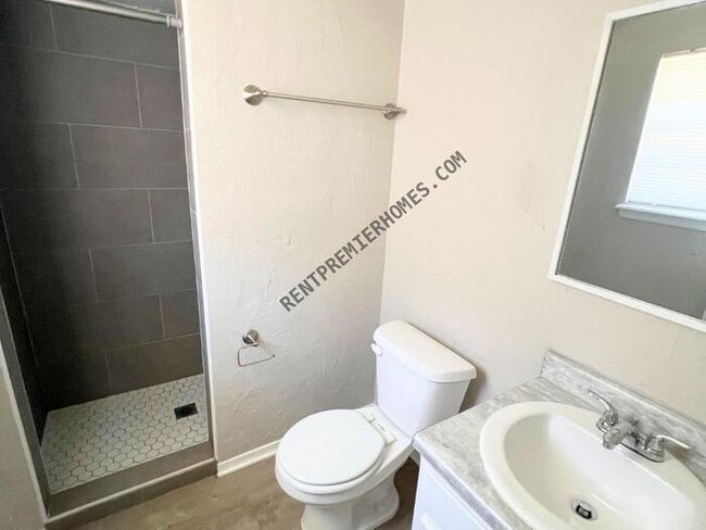 Photo - 3104 Simmons Dr