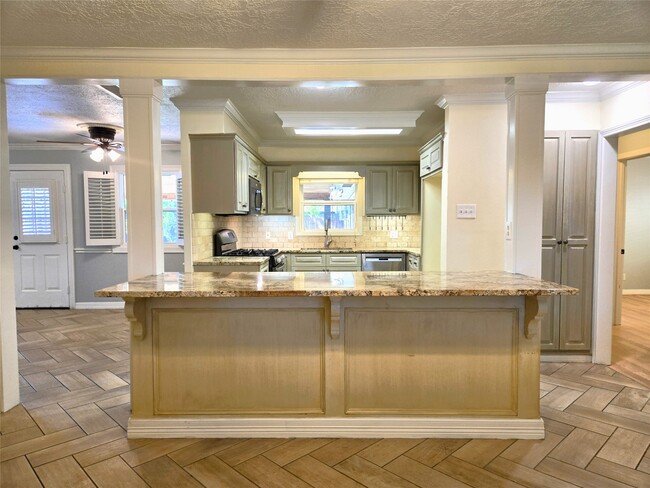 Photo - 2527 Willowby Dr