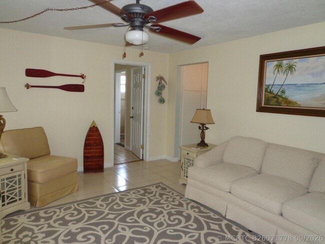 11751 Oleander Dr