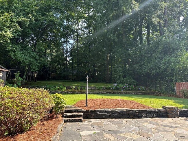 Photo - 935 Stovall Blvd NE