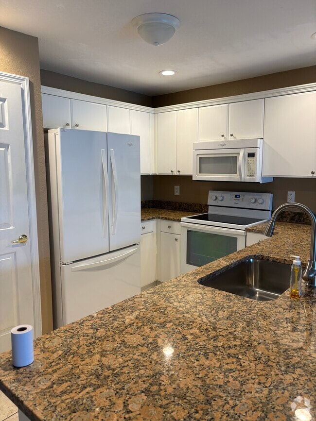 Building Photo - 623 SE 13th Ter Rental
