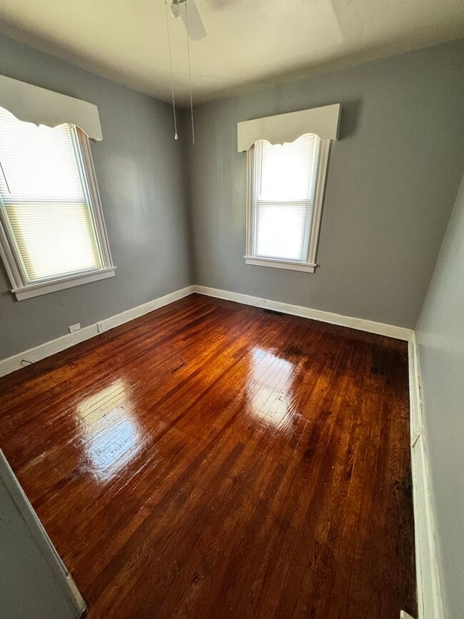 Photo - 2 bedroom house in Church Hill! Central air, yard, all electric and laundry!