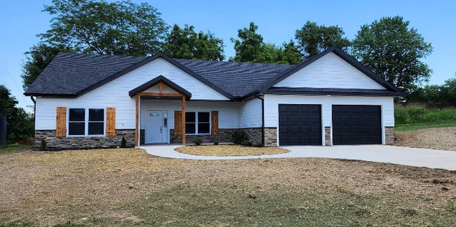 Building Photo - 504 Brian St