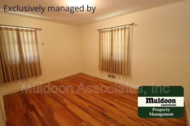 Photo - 215 Kenwood Dr