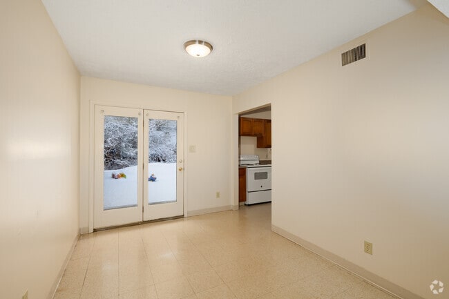 3BR, 1.5BA - 1,250SF - Dining
