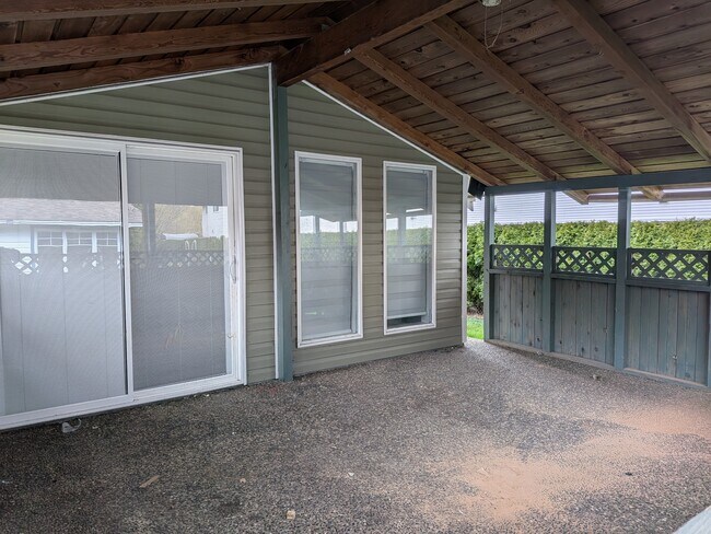 Photo - 46365 Cessna Dr