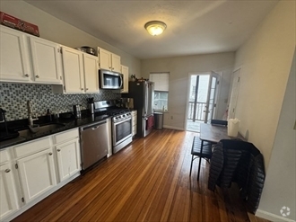 Building Photo - 5 Peters St Unit 2 Rental