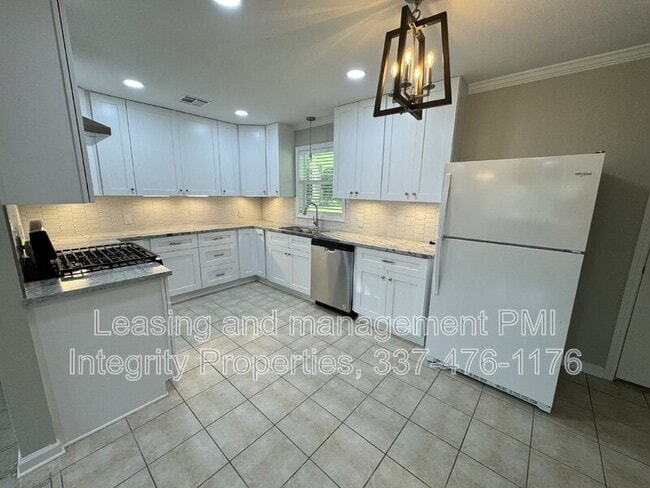 Photo - 305 Alice Dr
