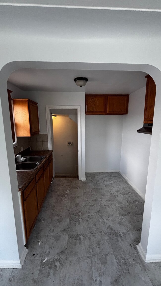 Photo - 14823 Kilbourne Ave