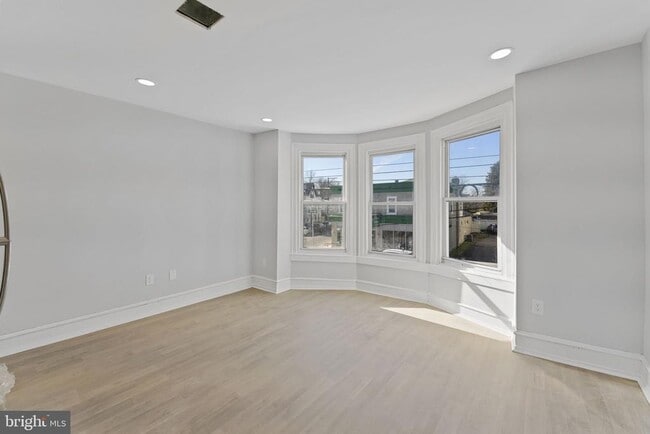 Photo - 7703 Ridge Ave