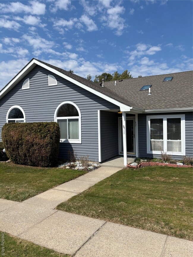 Photo - 825 Spring Lake Dr