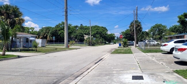 Photo - Allancar 164 Unit 1