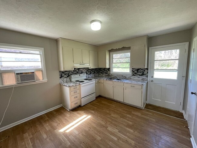 Photo - SHJ297-605 Lark Drive Unit 605 Lark Drive