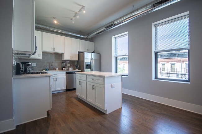 Photo - 1044 W 18th St Unit 3R