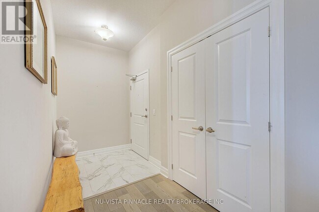 Photo - 1200 Commissioners Rd W Unité 715