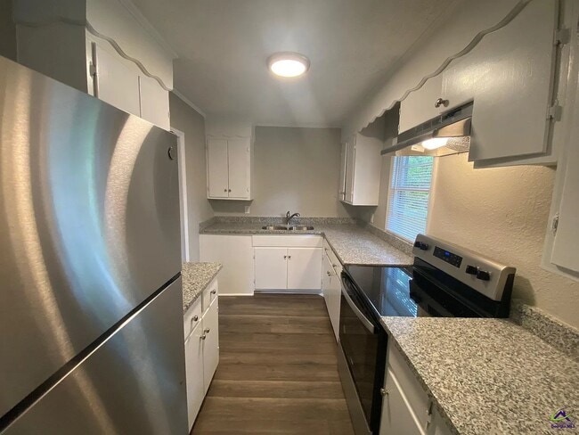 Photo - 827 Oak Ridge Dr