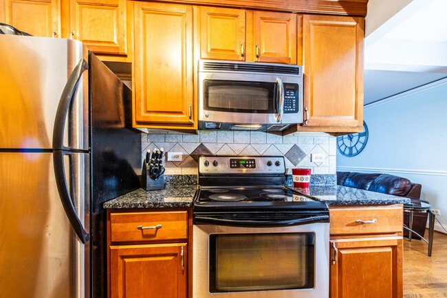 Photo - 5027 N East River Rd Unit 2A