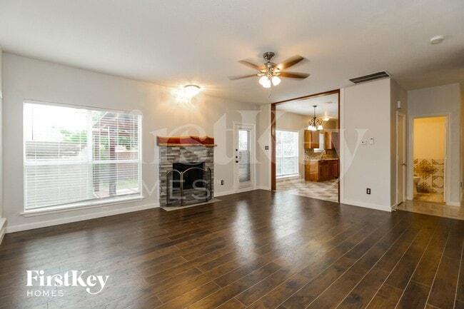 Photo - 1055 Waterview Dr