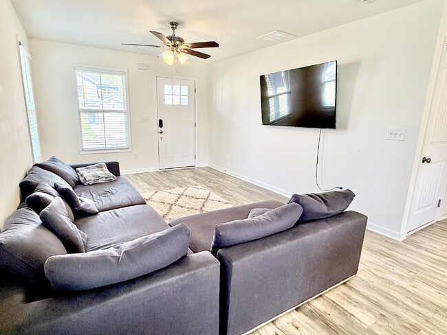 Photo - 3 Bed, 2.5 Bath Home in Highly Desired Are...