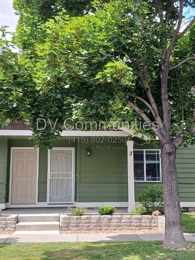 Building Photo - 2521 NW Cedar Ave Unit 3