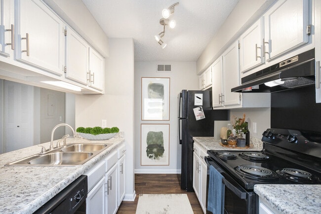 Photo - Pebble Creek Apartments