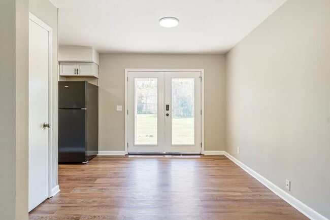 Photo - Charming 3-Bedroom 1.5 Bath Oasis in Bellevue